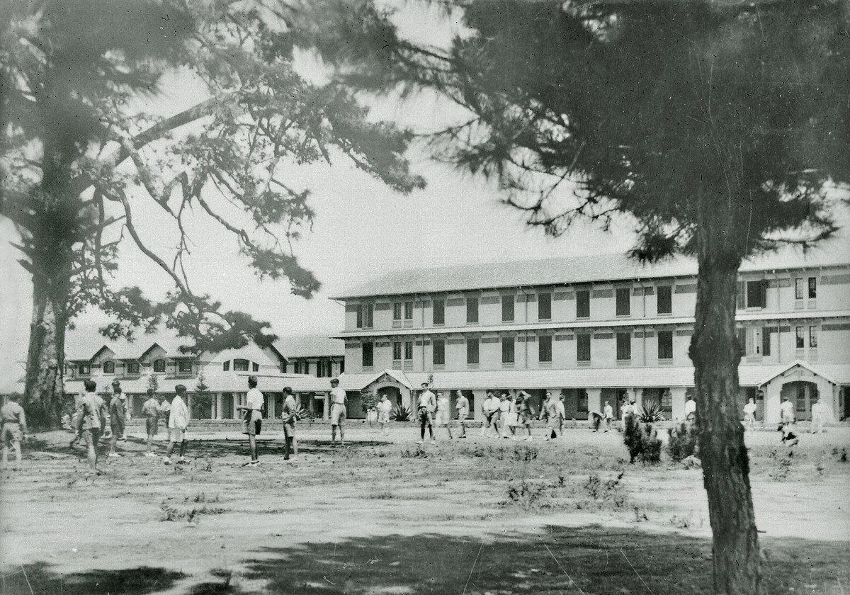 Hoạt động ngoài trời của học sinh trường trung học Yersin.