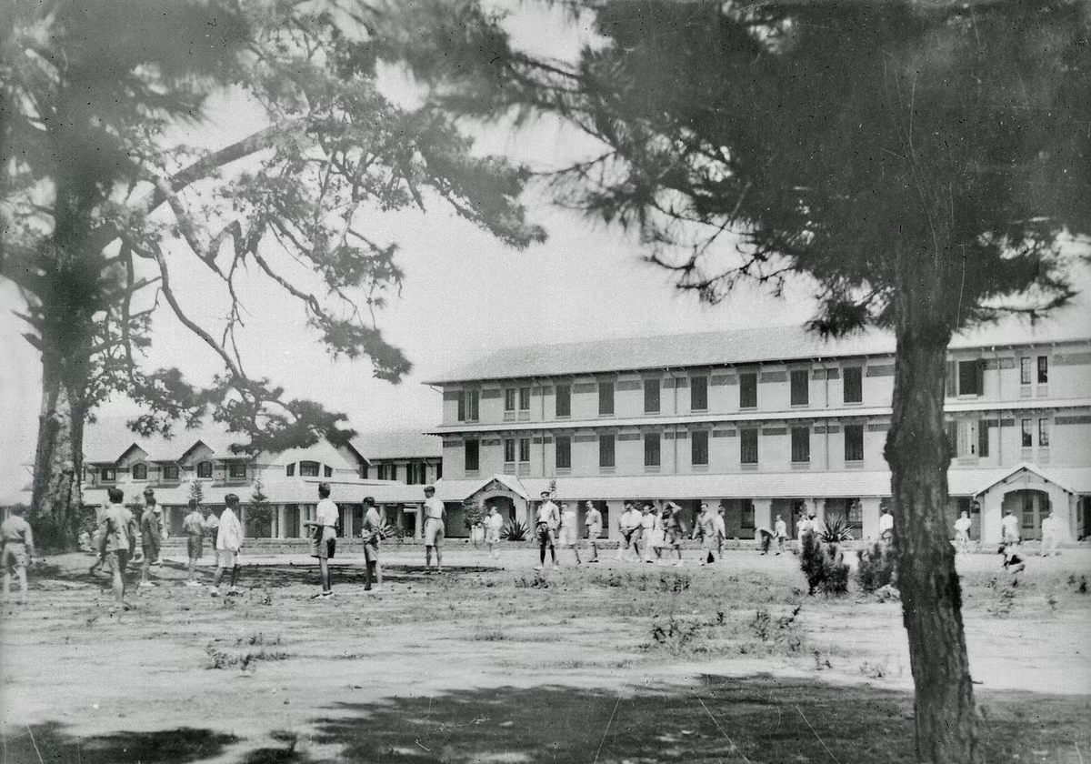 Hoạt động ngoài trời của học sinh trường trung học Yersin.