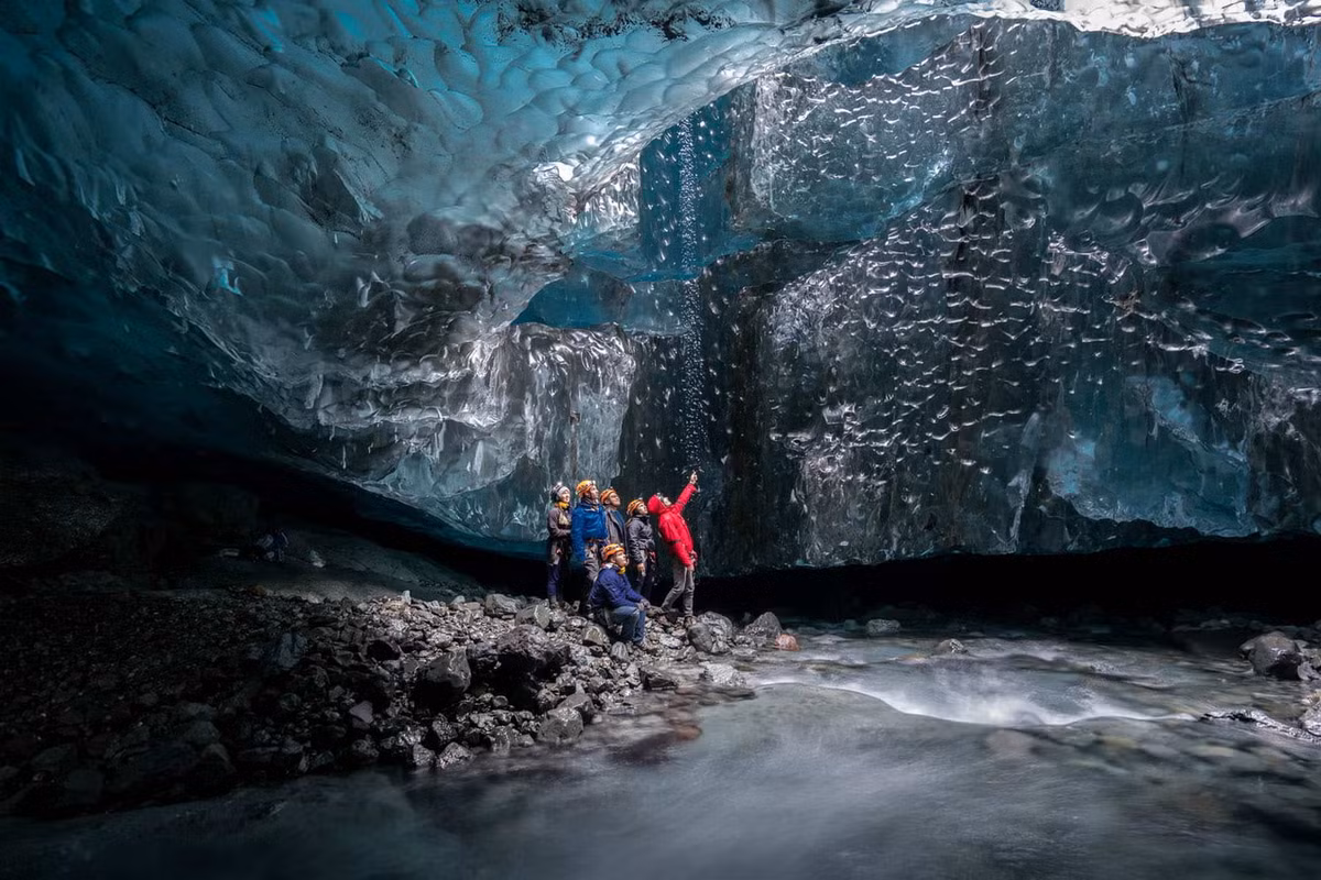Một số hình ảnh khác về hang động băng Vatnajökull. Ảnh: Iceland Unlimited.