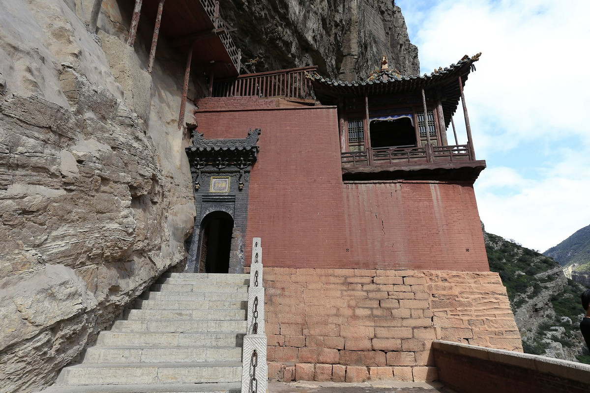 Bên cạnh đó, việc xây chùa ở nơi hiểm trở cũng thể hiện tinh thần của đạo Lão là đề cao sự yên tĩnh và biệt lập. Ảnh: Zhangzhugang.