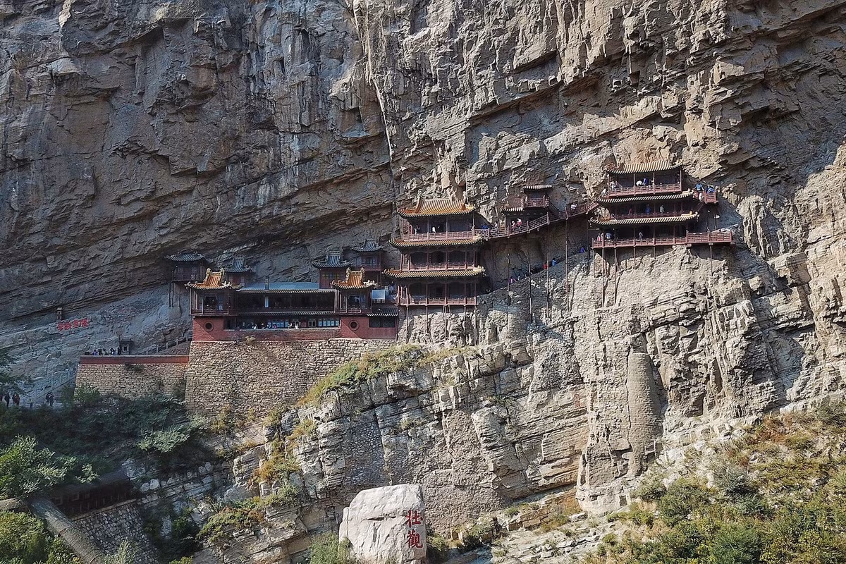 Theo sử sách, ngôi chùa này được xây dựng vào thời Bắc Ngụy (386-535) dưới sự khởi xướng của nhà sư Liễu Nhiên. Trong khoảng 1.500 năm, chùa đã trải qua rất nhiều lần trùng tu. Ảnh: Charlie fong.