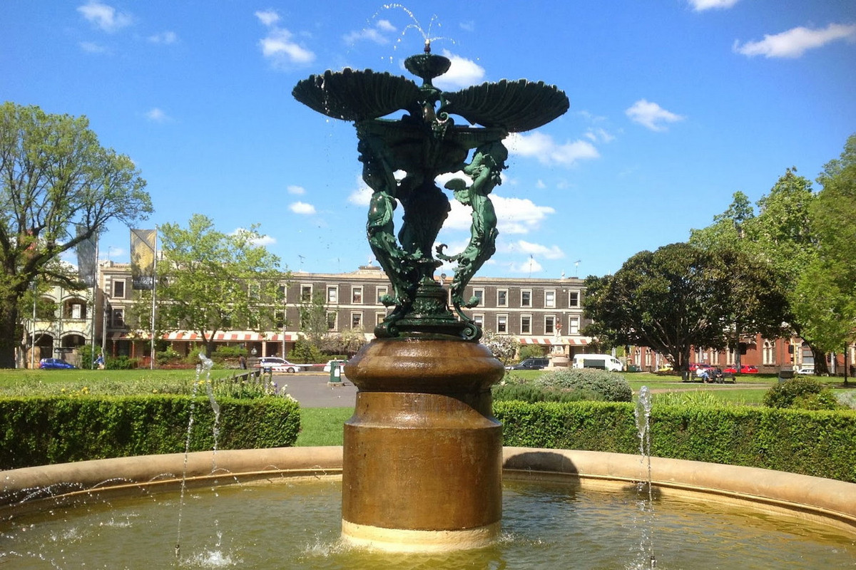 Đài phun nước Pháp. Ảnh: Biffa's Blog.