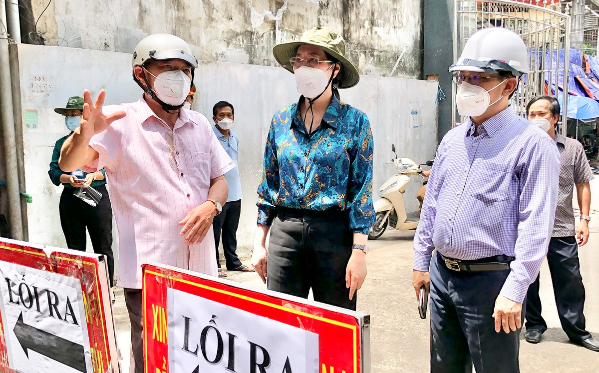 Quang Ngai, Phu Yen day nhanh tien do tiem vaccine Covid-19