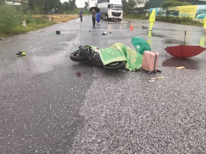 Vu 2 nguoi bi set danh tu vong tai Ha Noi: Chay xem mu bao hiem-Hinh-2