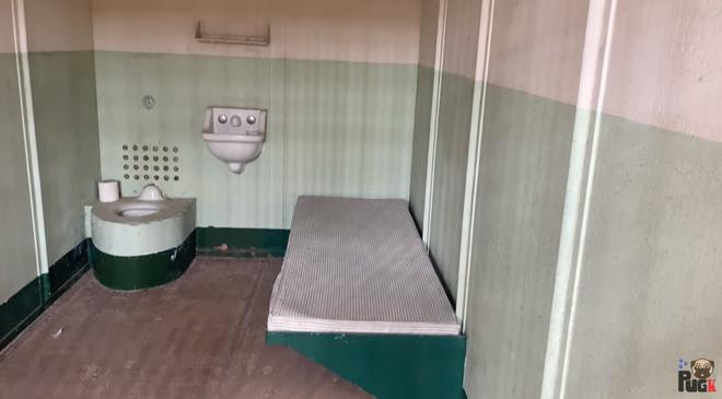 Lanh gay xem Khoa Pug review nha tu khet tieng o My-Hinh-5