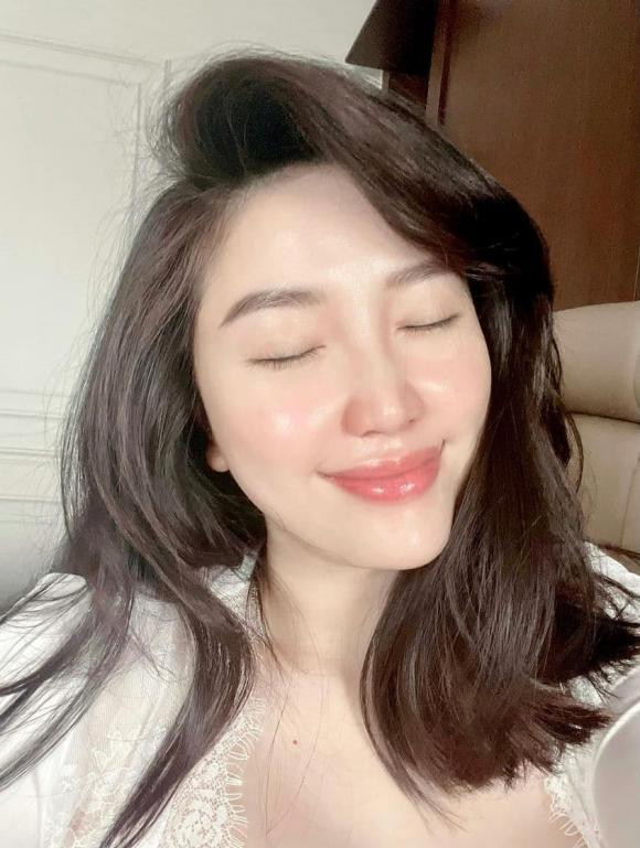 Bao Thy dap tra cuc gat khi bi anti-fan mia mai dep nho phau thuat