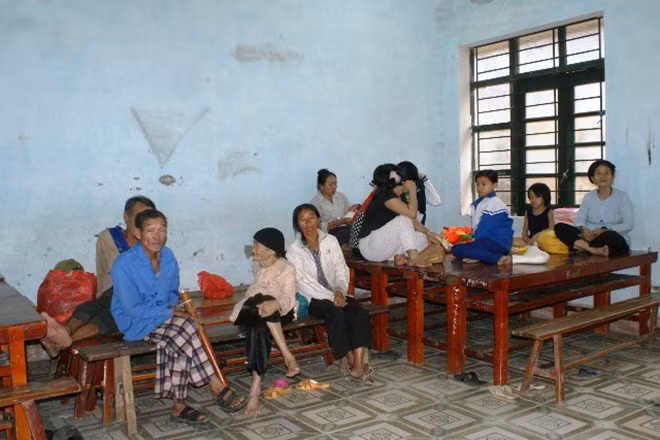 Người dân Thanh Hóa ở địa điểm sơ tan đang chuẩn bị khăn gói trở về nhà.