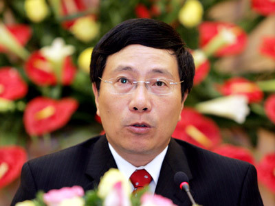 Tuy nhiên, ông cũng rất nghiêm nghị khi phát biểu, trả lời chất vấn, báo chí. Ảnh: Thanh Niên.