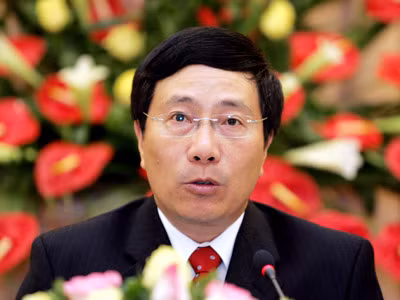 Tuy nhiên, ông cũng rất nghiêm nghị khi phát biểu, trả lời chất vấn, báo chí. Ảnh: Thanh Niên.