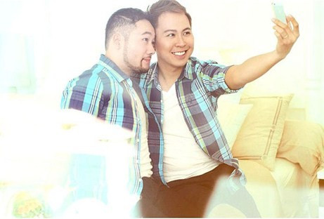 ... bởi sự lãng mạn, tươi vui và rạng ngời hạnh phúc.