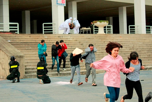 Giải cứu con tin bị nhóm khủng bố bắt giữ