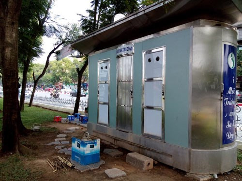 Sẽ tốn 50 triệu đồng để xây 1 m2 nhà vệ sinh công cộng.