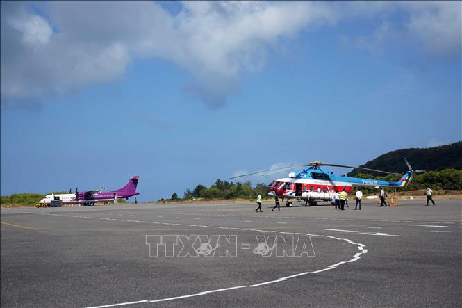 Chuyen de thi tot nghiep THPT ra Con Dao bang truc thang