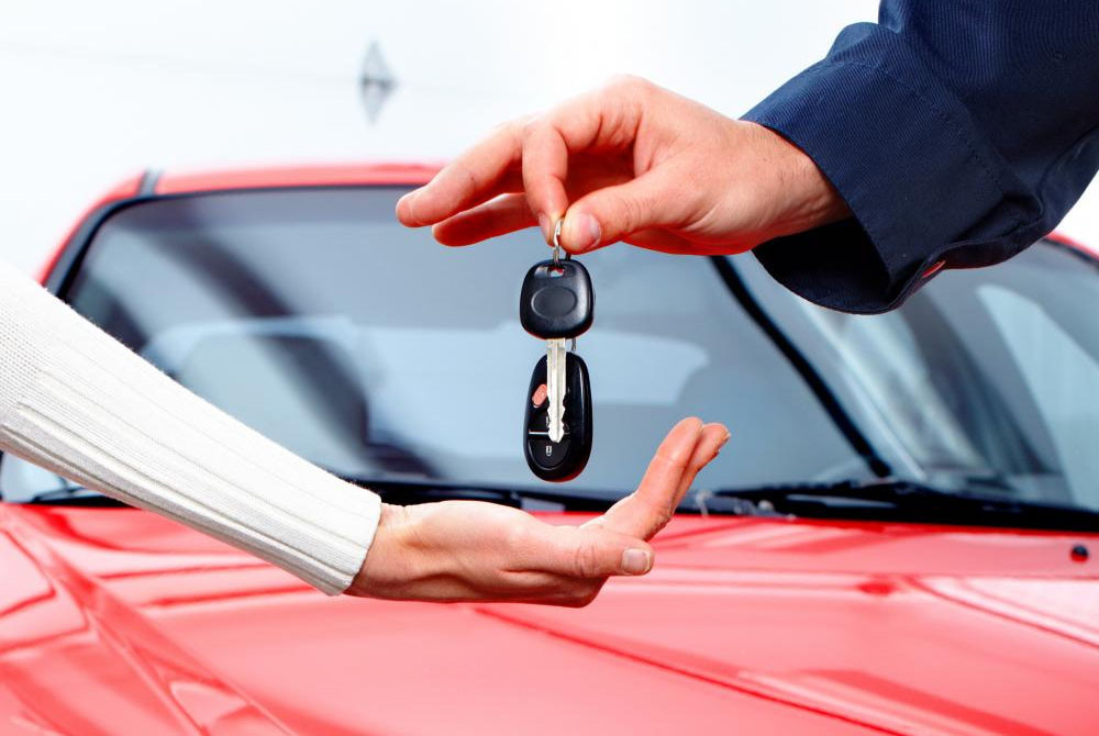 Không nên mua xe ô tô. Theo quan niệm dân gian, trong tháng cô hồn, các vong hồn “chết đường chết chợ” lưu lạc vất vưởng ngoài đường. Nếu mua xe trong tháng cô hồn sẽ dễ khiến gia chủ gặp phải những điều xui xẻo khi tham gia giao thông. 