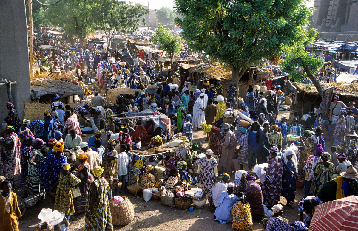 Cảnh họp chợ ở Djenne.
