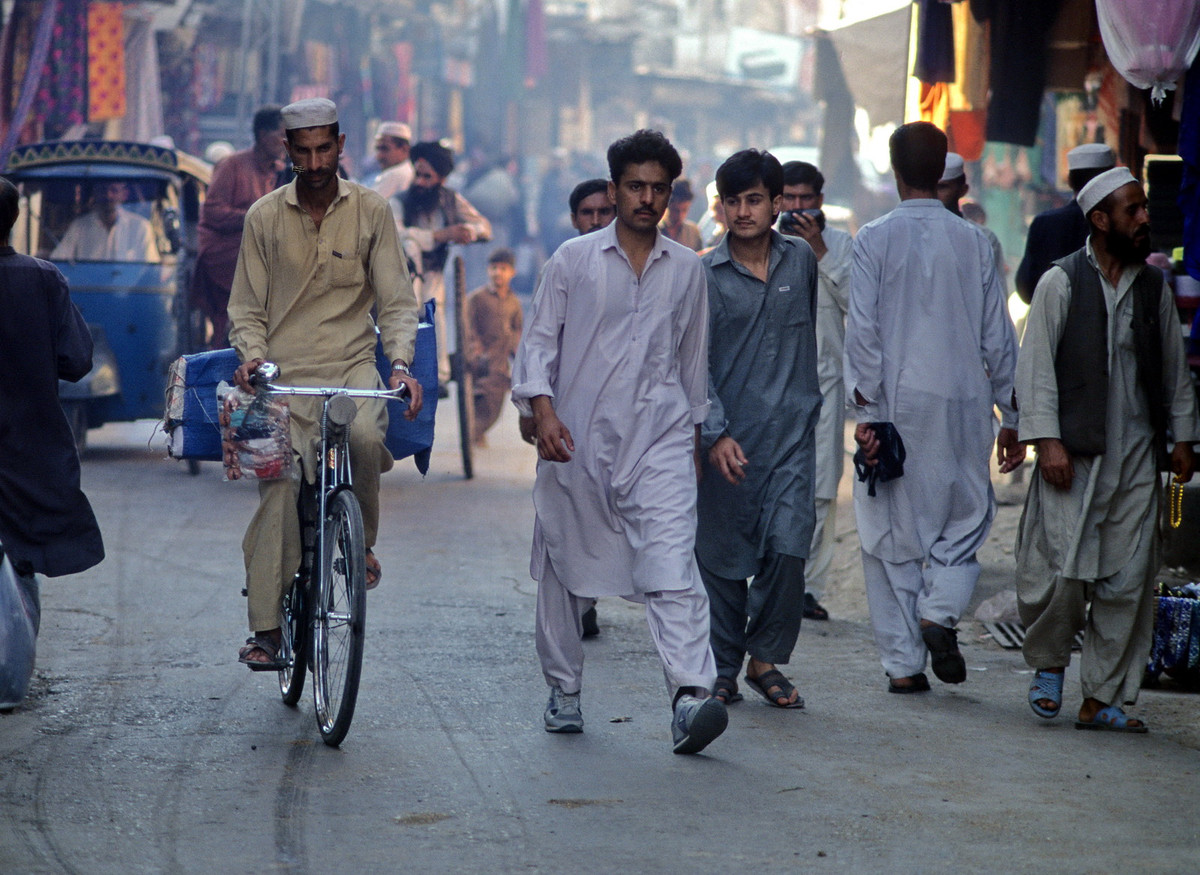 Một góc phố nhộn nhịp của Peshawar.