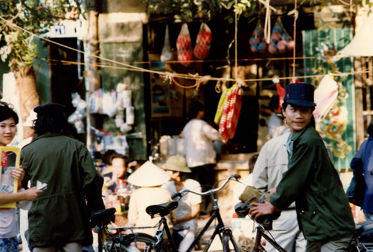 Một góc phố Hà Nội ngày nắng đẹp.