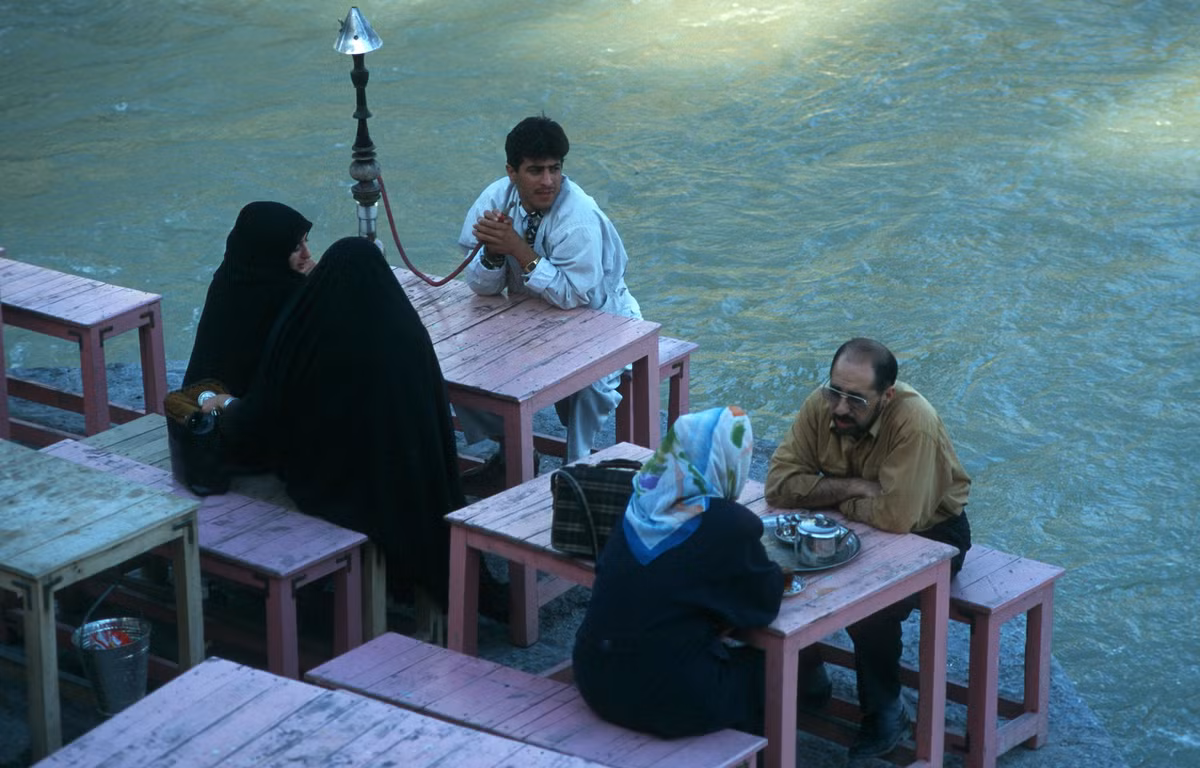 Quán nước bên sông ở Isfahan.