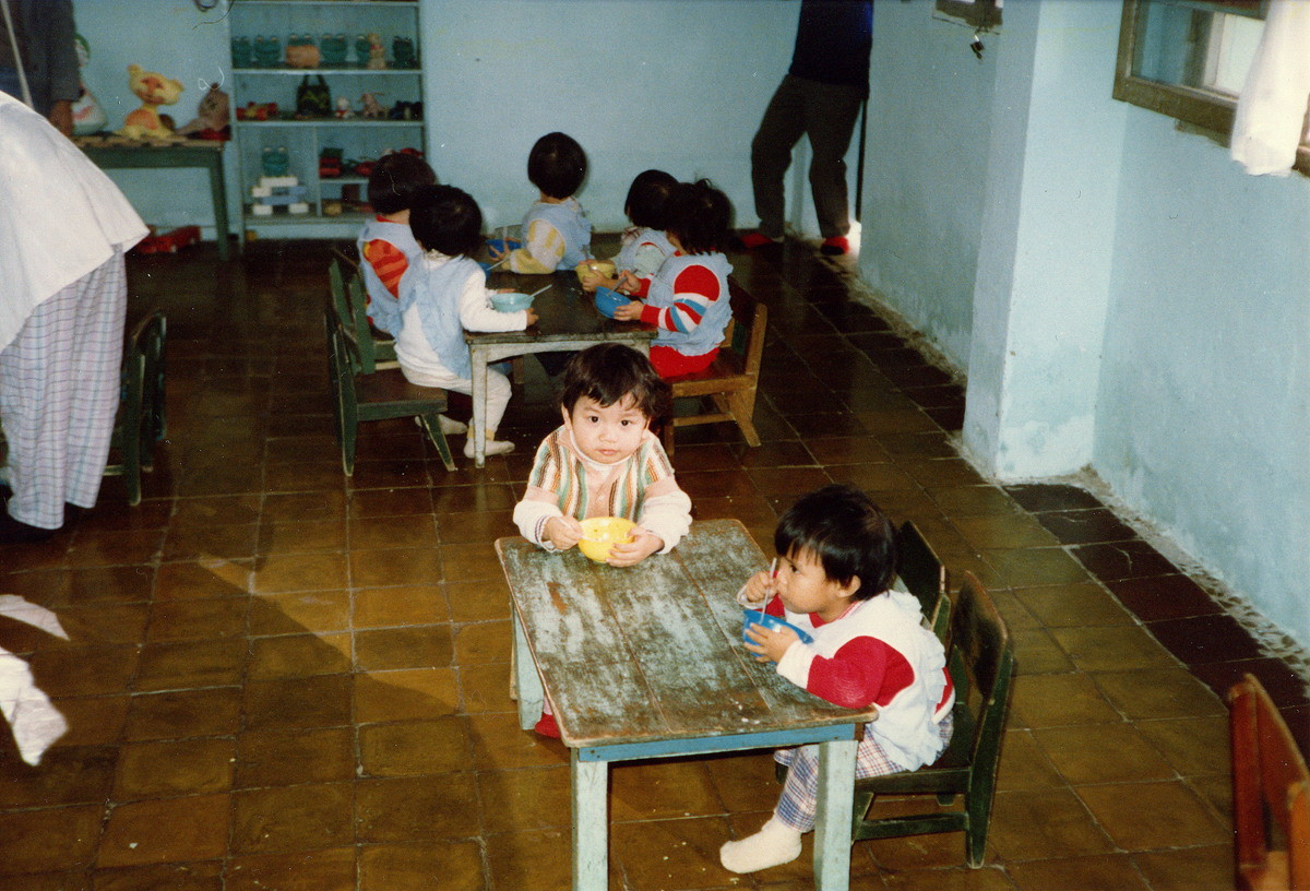 Giờ ăn của các bé.