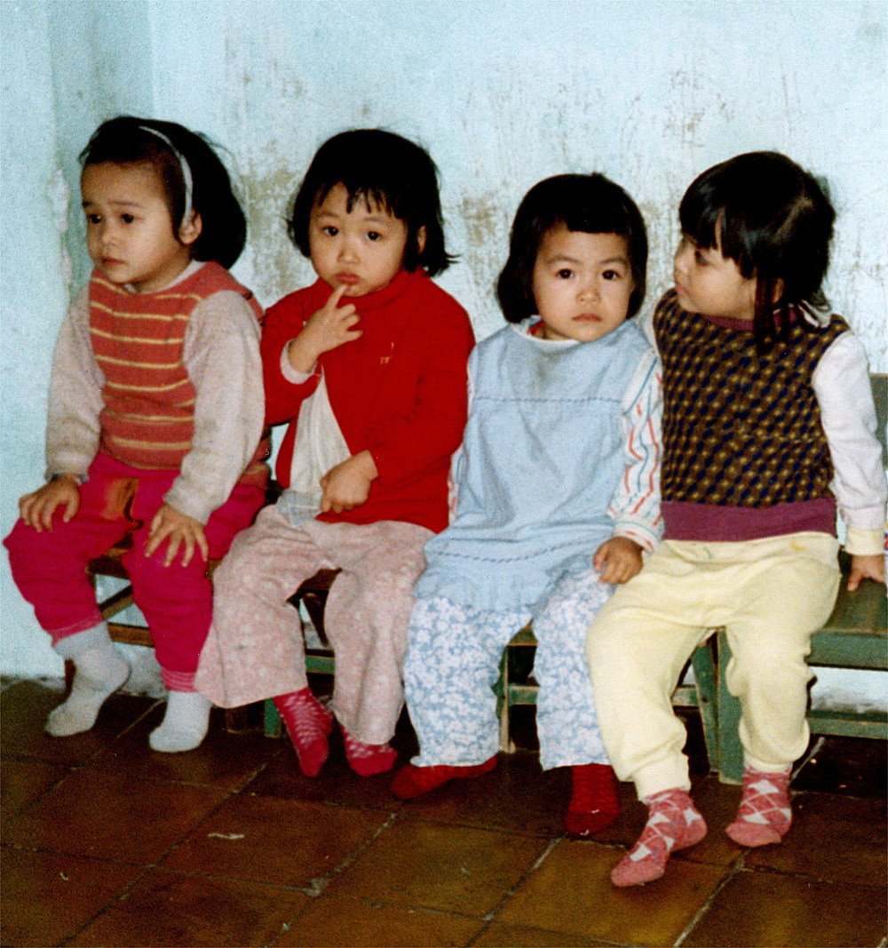 Ngày nay các "bé" đã trở thành những phụ nữ 36-37 tuổi.