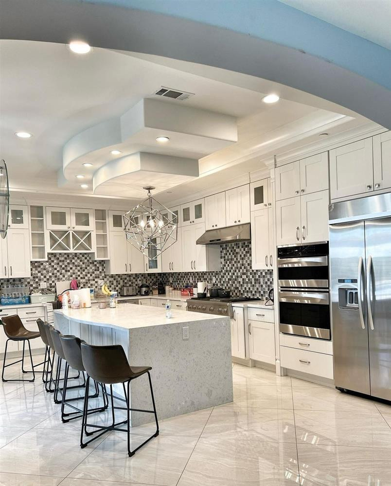 Le Quyen khoe ngoc ngach biet thu o My, anh toa mui tien-Hinh-3