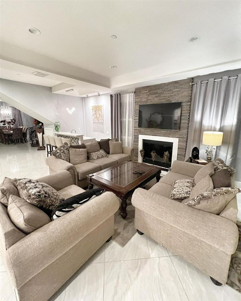 Le Quyen khoe ngoc ngach biet thu o My, anh toa mui tien-Hinh-2