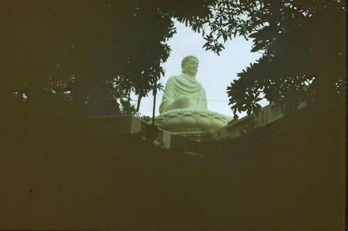 Tượng Phật lớn ở Thích Ca Phật Đài, một địa điểm tham quan nổi tiếng của Vũng Tàu.