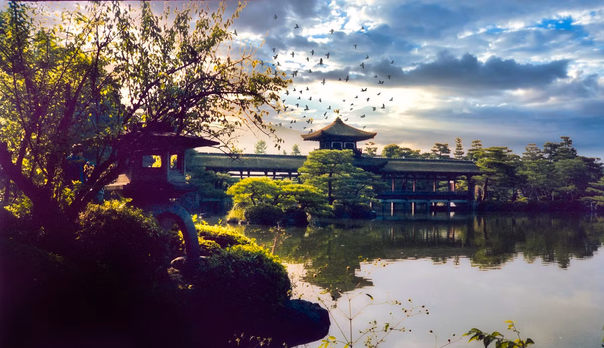 Cảnh sắc hấp dẫn của đền Heian-jingu.