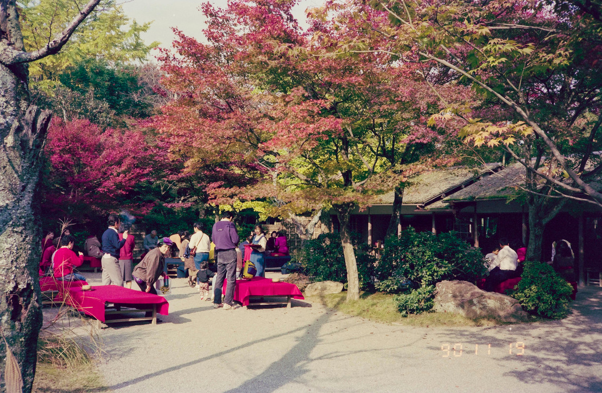 Điểm nghỉ chân của du khách ở chùa Jojakko-ji.
