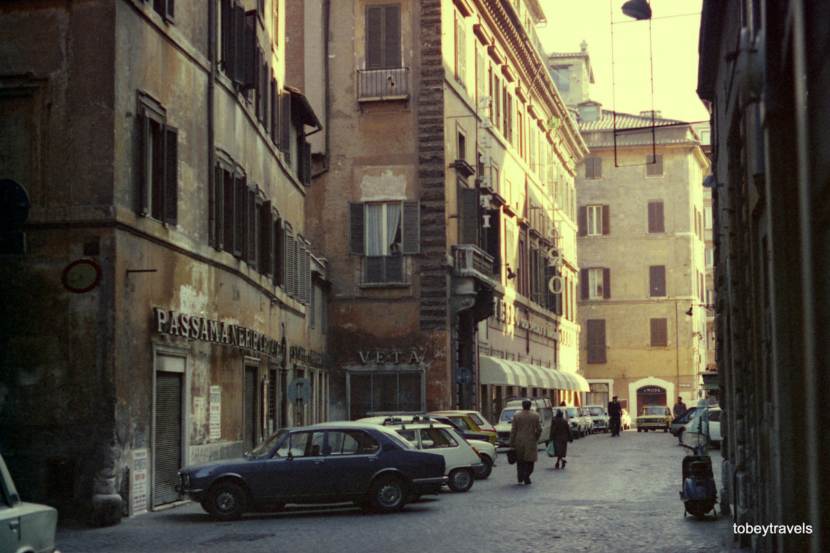 Một con đường ở thành phố Roma năm 1982.