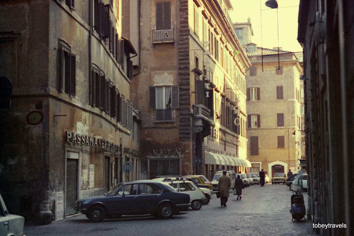 Một con đường ở thành phố Roma năm 1982.