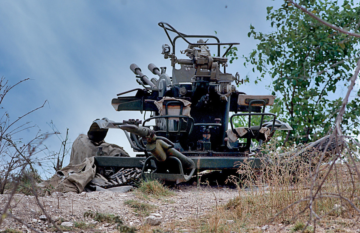 Một ổ súng sót lại từ cuộc chiến.