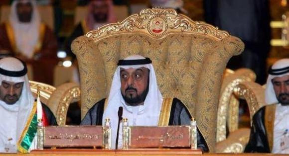 Vị trí thứ 4: Sheikh Khalifa bin Zayed al-Nahyan, Abu Dhabi, UAE - Hoàng gia Abu Dhabi sở hữu khối tài sản khổng lồ về dầu mỏ với giá trị tài sản ròng ước tính khoảng 15 tỷ USD.