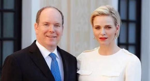 Vị trí thứ 10: Thân vương Albert II - Monaco (1 tỷ USD) là một trong những gia đình Hoàng gia giàu nhất châu Âu, tuy nhiên chỉ đứng ở vị trí thứ 10 trong bảng xếp hạng này.