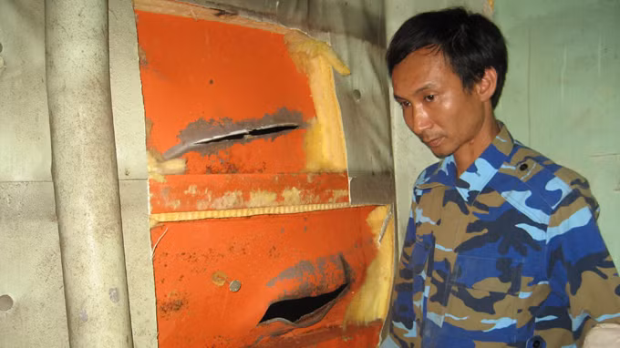 Vết thủng trên thân tàu Cảnh sát biển 2016 do tàu Trung Quốc tấn công - Ảnh: TTO