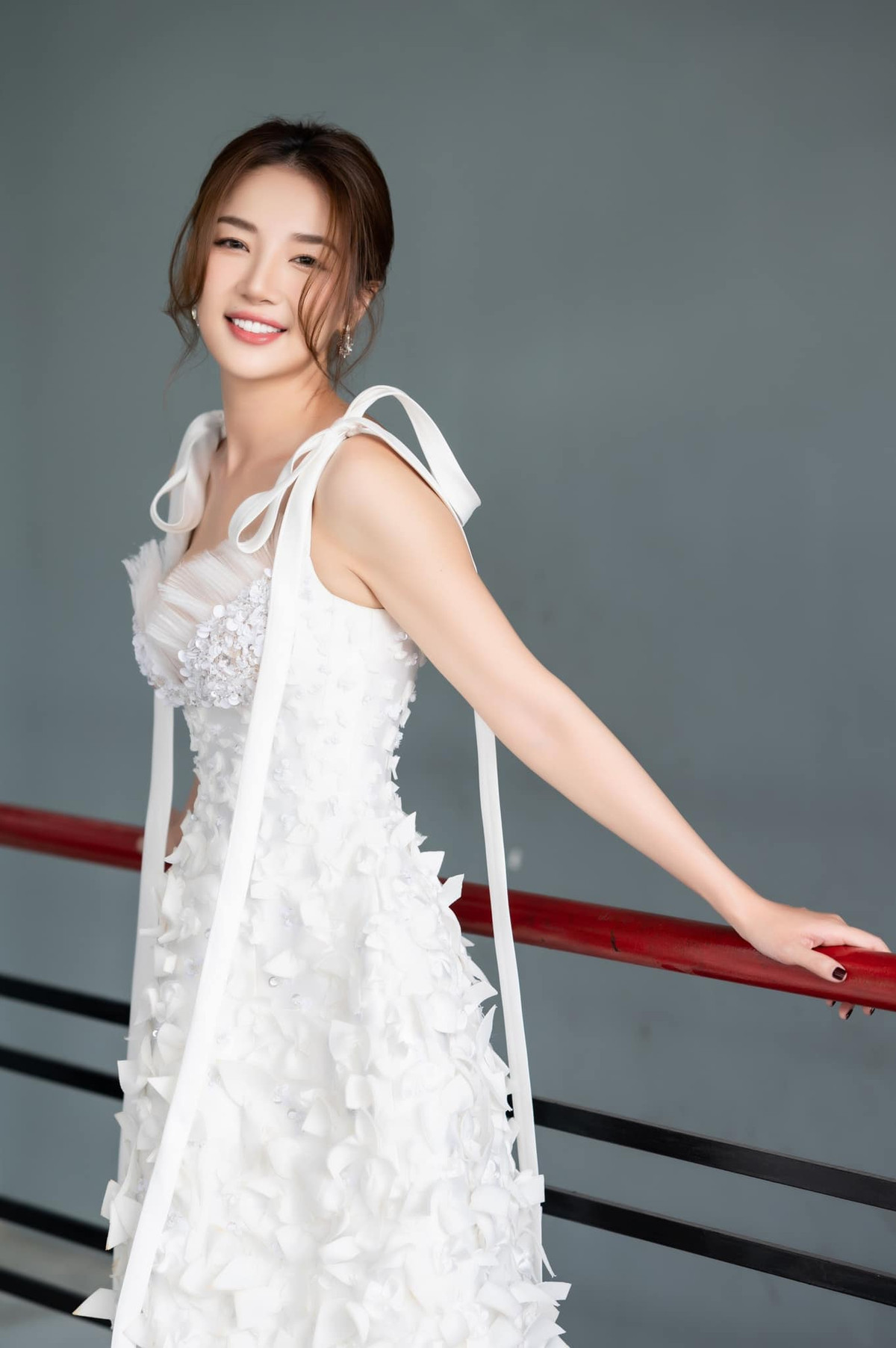 Minh Khuê “Thương ngày nắng về”: “Ngoài đời tôi đa nhân cách” - Hình 3 Minh Khue “Thuong ngay nang ve”: “Ngoai doi toi da nhan cach”-Hinh-3