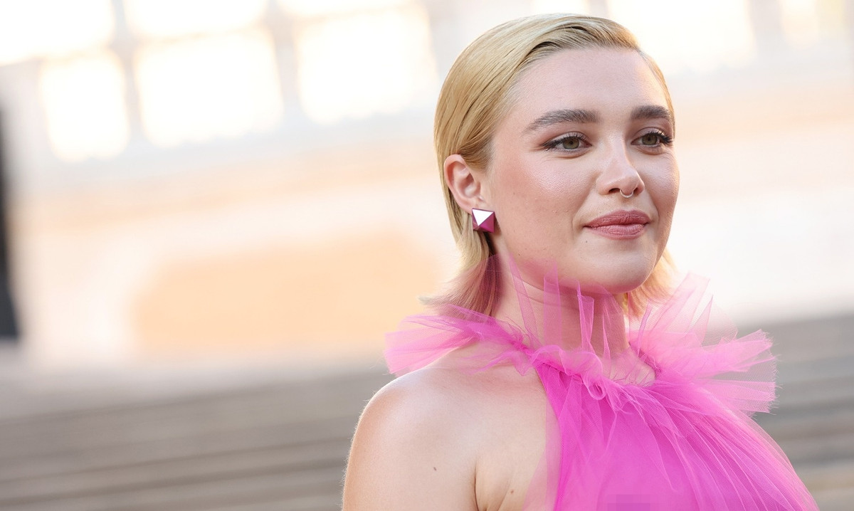 Minh tinh 'Black Widow' lang xe mot khong noi y-Hinh-3