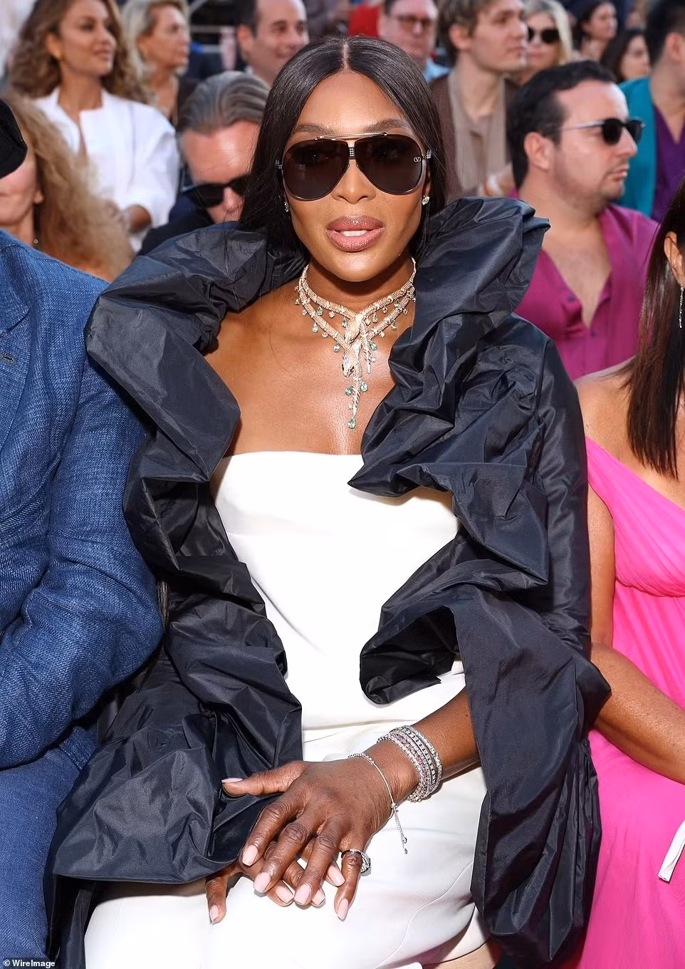 Minh tinh 'Black Widow' lang xe mot khong noi y-Hinh-7