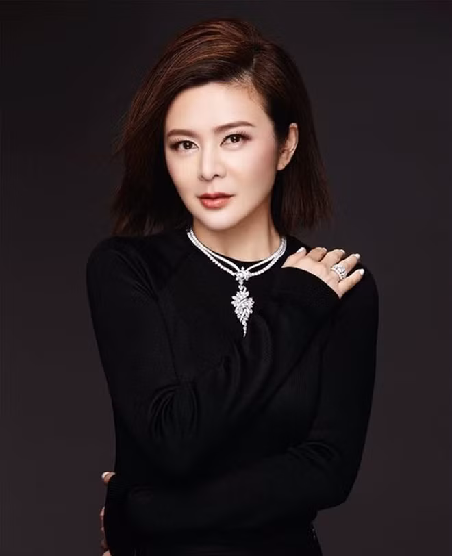 Cuoc song co doc cua my nhan “van nguoi me” so huu 1.500 ty dong-Hinh-4