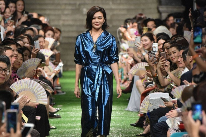 Cuoc song co doc cua my nhan “van nguoi me” so huu 1.500 ty dong-Hinh-5