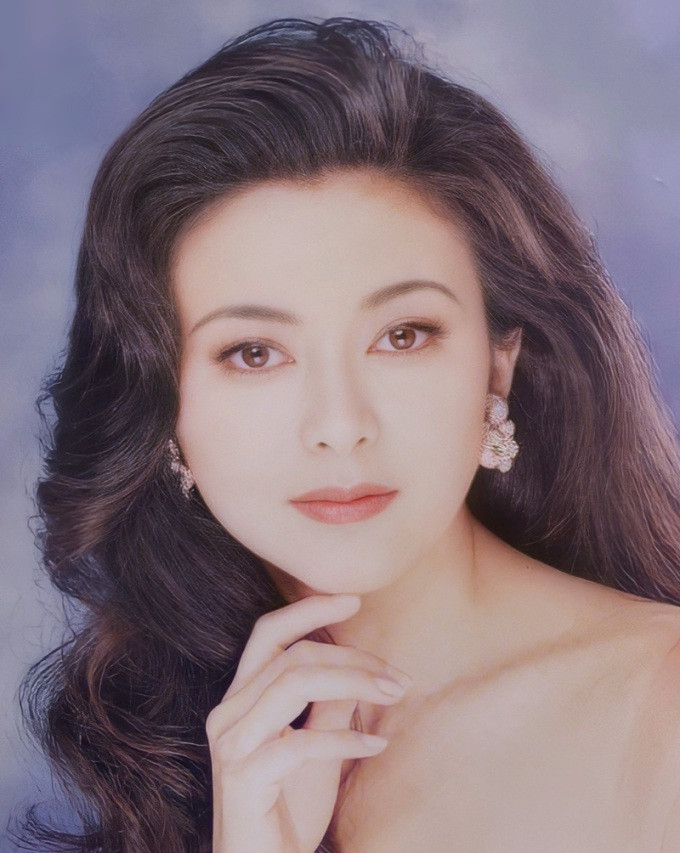 Cuoc song co doc cua my nhan “van nguoi me” so huu 1.500 ty dong