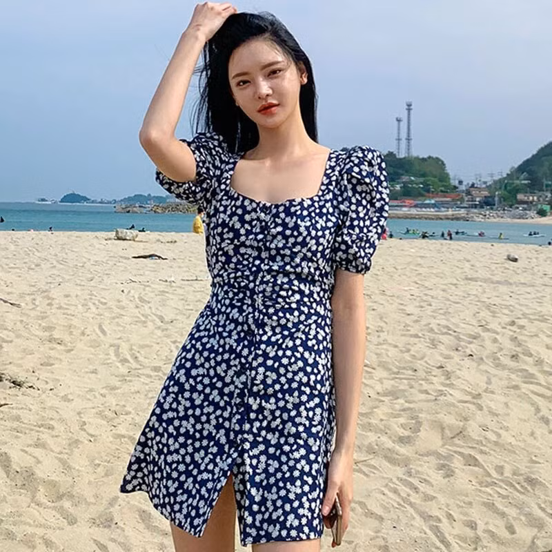 Thieu nu Trung Quoc xinh dep dien vay canh chuon di bien-Hinh-11