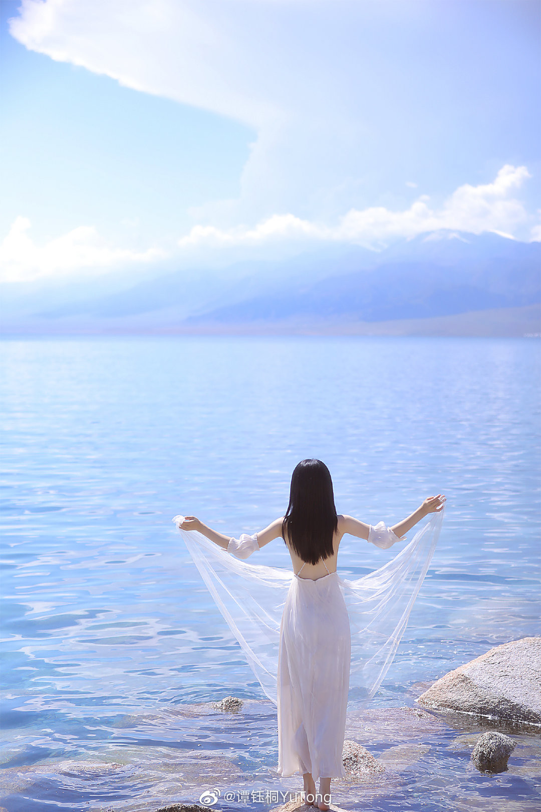 Thiếu nữ Trung Quốc xinh đẹp diện váy cánh chuồn đi biển - Hình 4 Thieu nu Trung Quoc xinh dep dien vay canh chuon di bien-Hinh-4