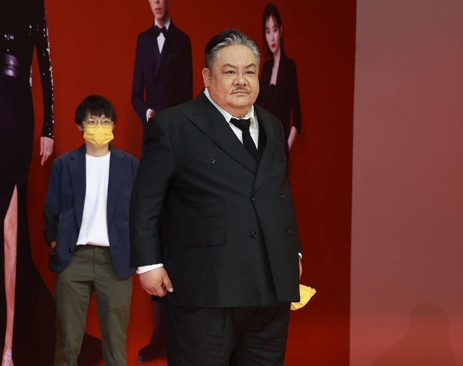 Chau Tu Na bi che mac phan cam tren tham do Kim Tuong 2022-Hinh-18