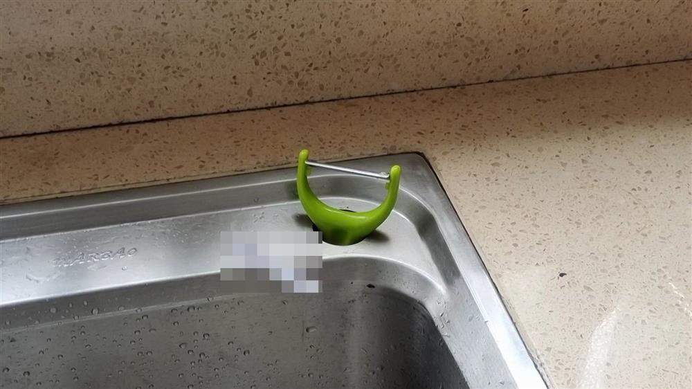 Lo nho tren bon rua bat co tac dung gi? At han ban se tram tro khi biet su that-Hinh-3