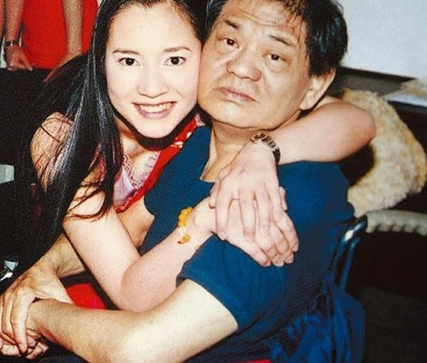 Bi kịch “nữ hoàng phim nóng” xứ cảng thơm, hết thời sang Việt Nam kiếm sống - Hình 8 Bi kich “nu hoang phim nong” xu cang thom, het thoi sang Viet Nam kiem song-Hinh-8