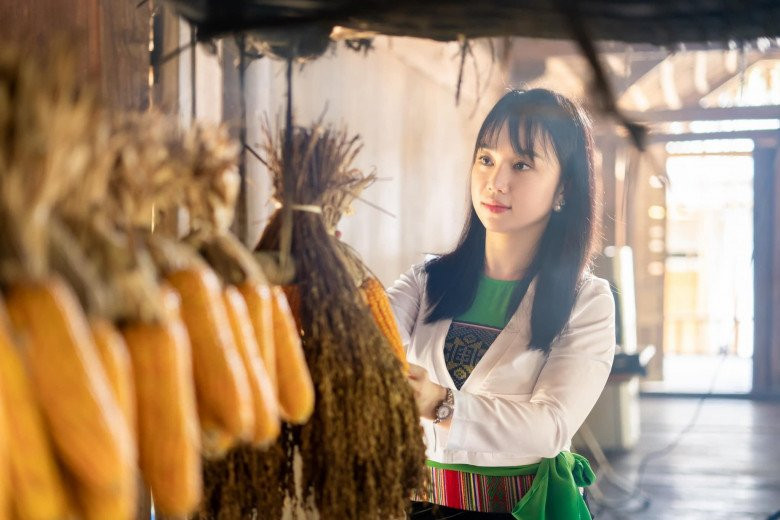 Nữ CEO dân tộc Mường đẹp như Hoa hậu làm dân mạng chao đảo ảnh 4