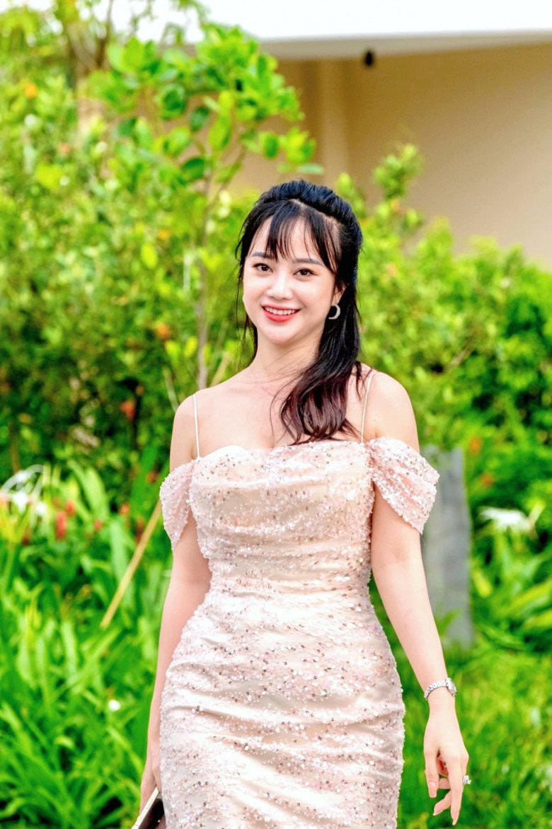 Nữ CEO dân tộc Mường đẹp như Hoa hậu làm dân mạng chao đảo ảnh 6