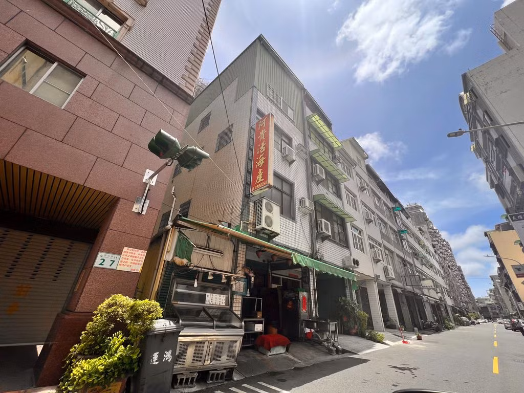 Quán ruột bị đòi mặt bằng, khách chi 14 tỷ mua lại cả toà nhà Quan ruot bi doi mat bang, khach chi 14 ty mua lai ca toa nha