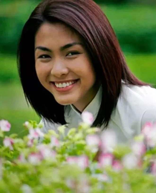 Ha Tang 'dau 2 thu toc' xuong pho, thoi co Truc nay con dau-Hinh-7